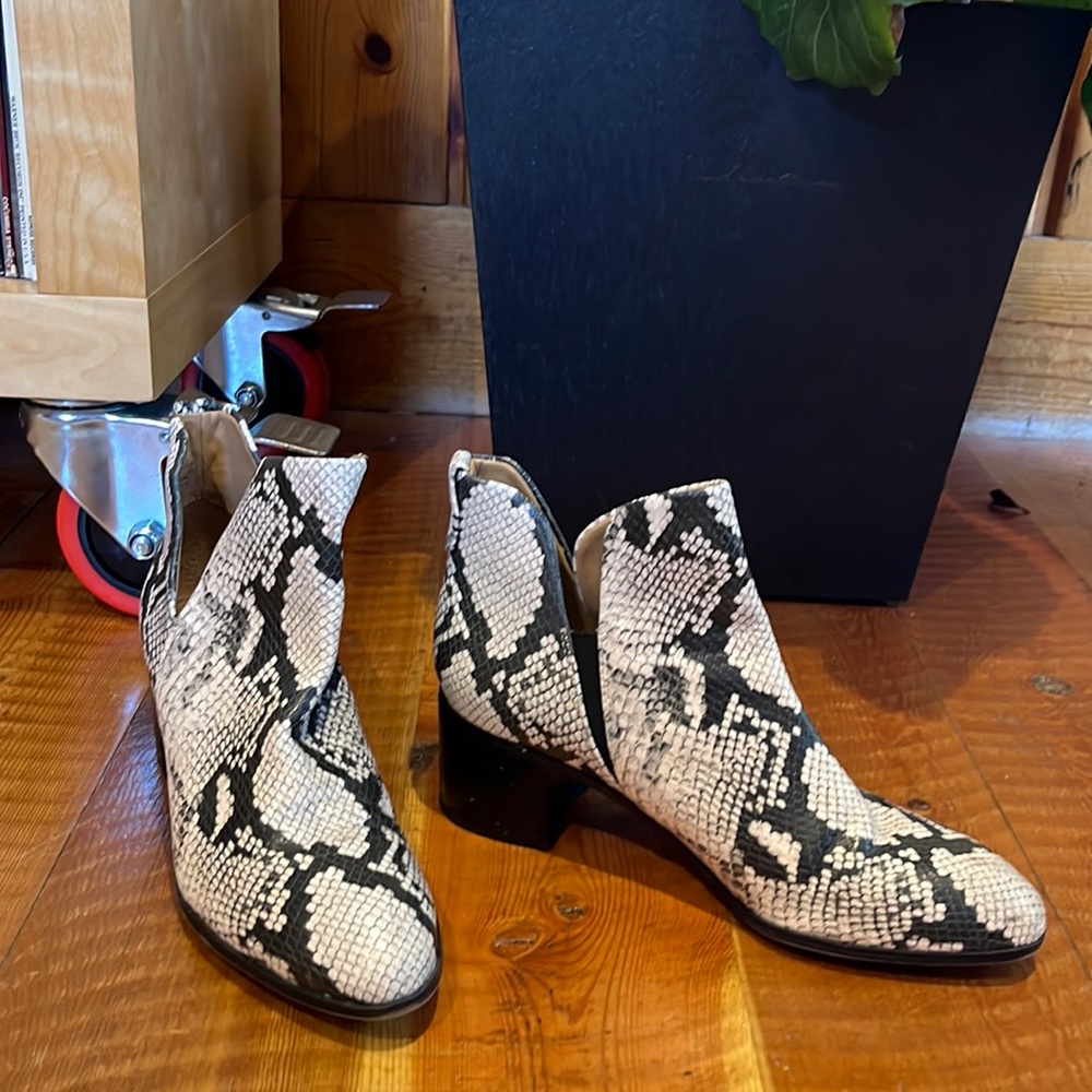 Frank sarto snake heeled bootie